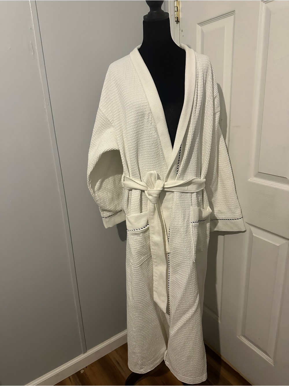 Hammacher Schlemmer 100% Turkish Cotton Waffle Weave Textile – White
